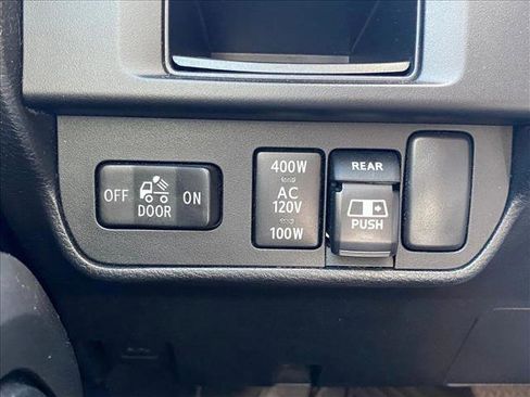 Used 2017 Toyota Tacoma TRD Sport w/ Premium & Technology Package RWD image 17