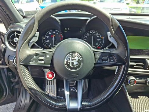 Used 2017 Alfa Romeo Giulia Quadrifoglio RWD image 21