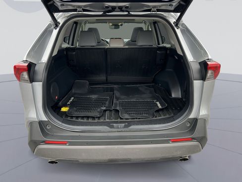 Used 2019 Toyota RAV4 Limited image 26