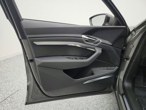 Used 2024 Audi Q8 e-tron Premium Plus w/ Premium Plus Package image 13