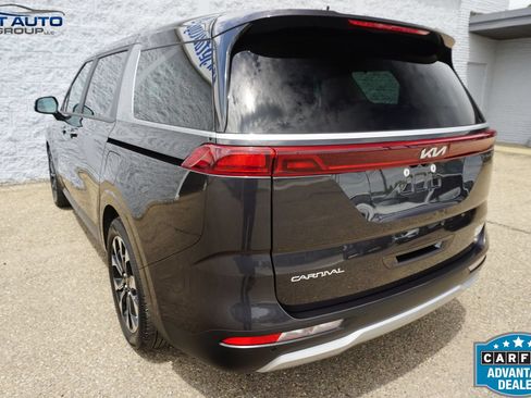 Used 2023 Kia Carnival EX FWD image 9