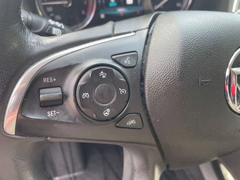Used 2019 Buick Enclave Premium AWD/4WD image 17