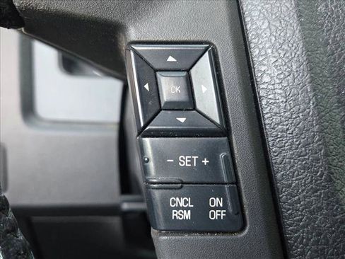 Used 2011 Ford F150 XLT w/ XLT Chrome Pkg image 11