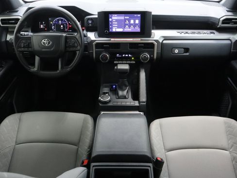 Certified 2025 Toyota Tacoma SR5 AWD/4WD image 29