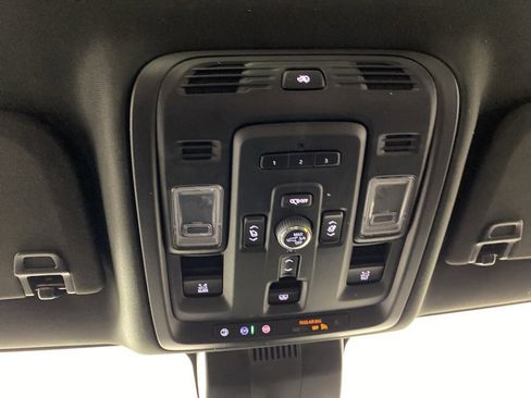 Used 2024 GMC Yukon Denali w/ Advanced Technology Package image 33