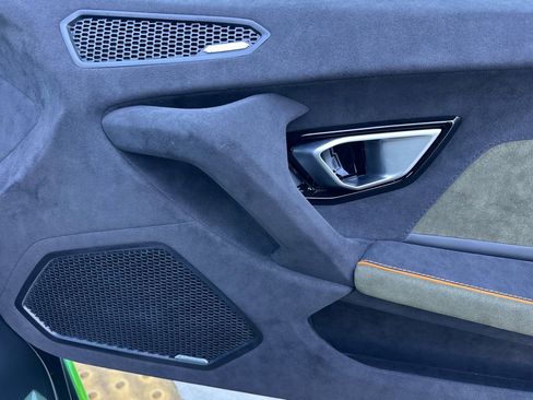 Used 2024 Lamborghini Huracan Sterrato image 18