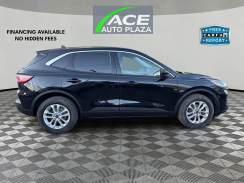 Used 2020 Ford Escape SE image 4