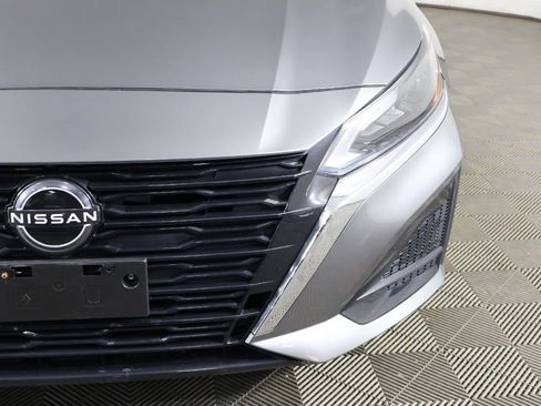 Used 2023 Nissan Altima 2.5 SL AWD/4WD image 14
