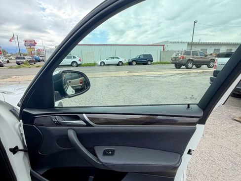 Used 2017 BMW X3 xDrive28i image 15