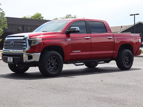 Used 2018 Toyota Tundra Limited w/ Limited Premium Package AWD/4WD image 11