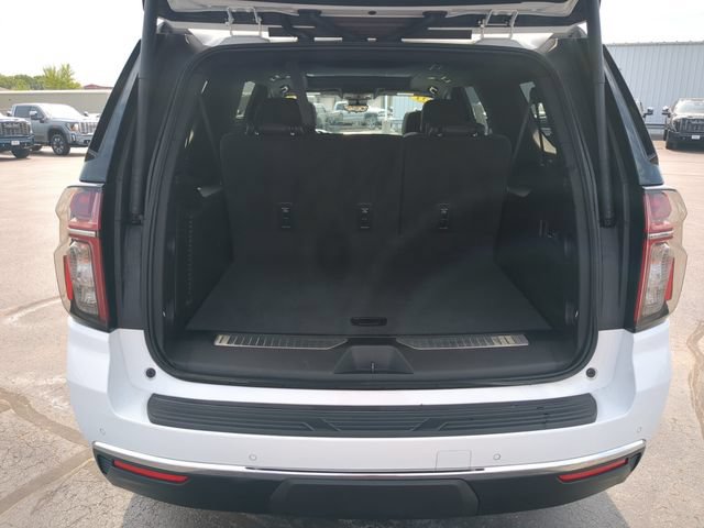 Used 2023 Chevrolet Suburban Premier w/ Premium Package 2 AWD/4WD image 28