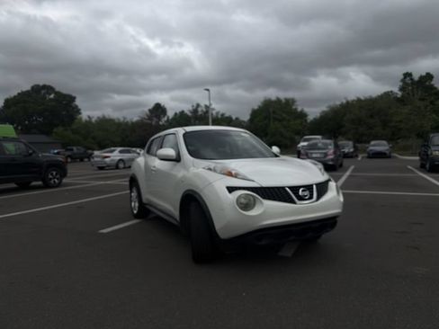 Used 2013 Nissan Juke S FWD image 4