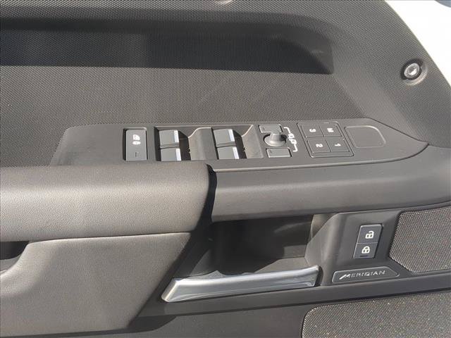 Used 2026 Land Rover Defender 110 S AWD/4WD image 10