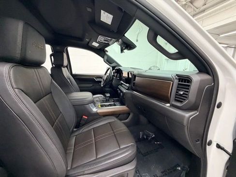 Certified 2023 Chevrolet Silverado 1500 High Country w/ Technology Package image 31