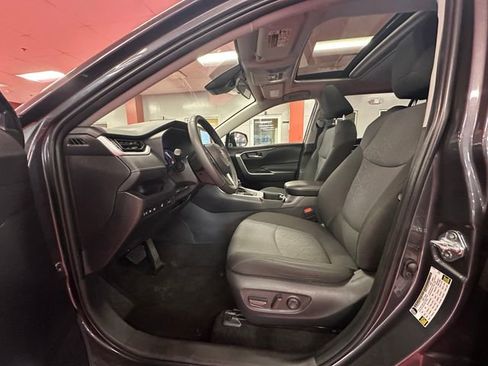 Used 2025 Toyota RAV4 XLE w/ Convenience Package image 10