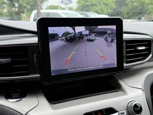 Used 2023 Ford Explorer XLT w/ Equipment Group 202A AWD/4WD image 19
