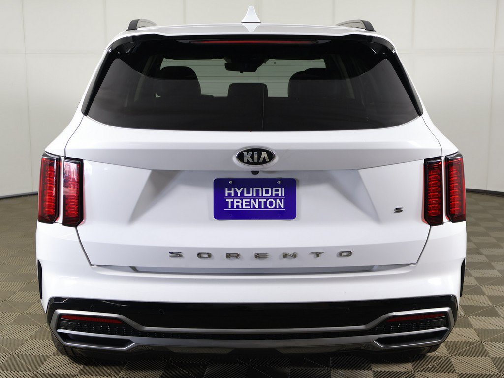 Used 2021 Kia Sorento S w/ Panoramic Sunroof Package FWD image 13