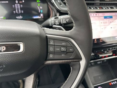 Used 2022 Jeep Grand Cherokee Limited 4xe w/ Luxury Tech Group II image 27