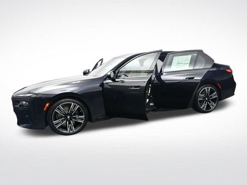 New 2026 BMW i7 xDrive60 w/ Executive Package AWD/4WD image 37