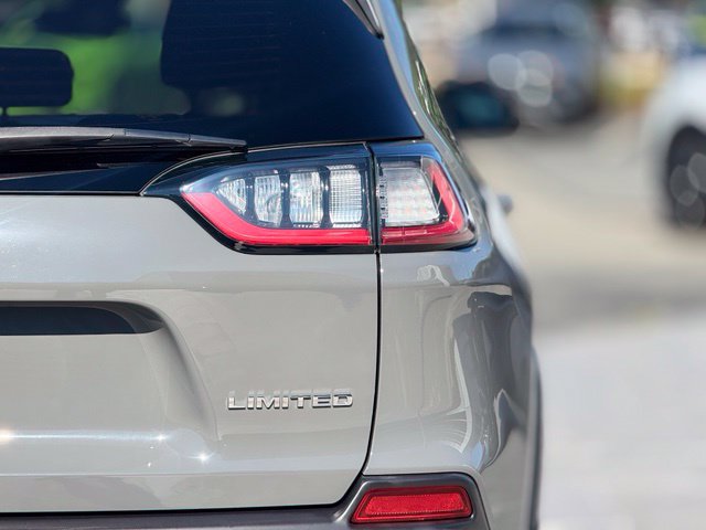 Used 2021 Jeep Cherokee Limited AWD/4WD image 5