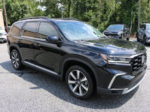 Used 2025 Honda Pilot Elite image 10