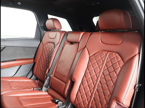 Used 2021 Audi SQ7 Prestige w/ Prestige Package AWD/4WD image 10
