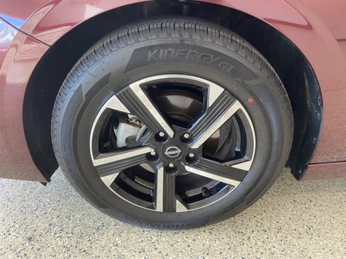 Used 2024 Nissan Sentra SV image 12