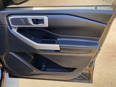 Used 2021 Ford Explorer XLT image 37