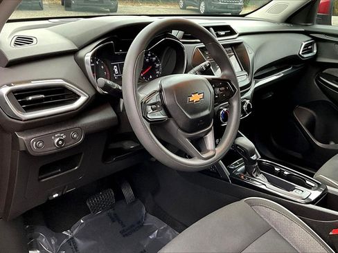Certified 2021 Chevrolet TrailBlazer LT w/ Driver Confidence Package image 15