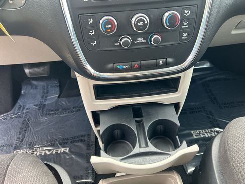 Used 2013 Dodge Grand Caravan SE FWD image 15