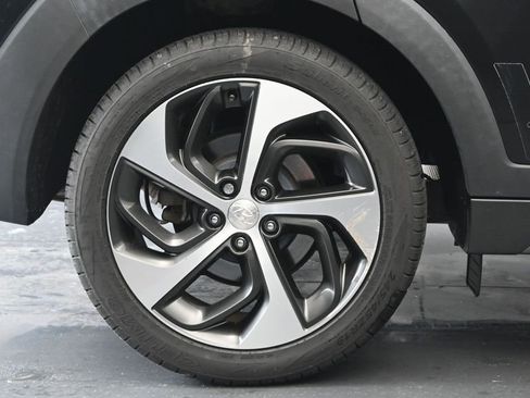 Used 2016 Hyundai Tucson Limited w/ Option Group 03 FWD image 9