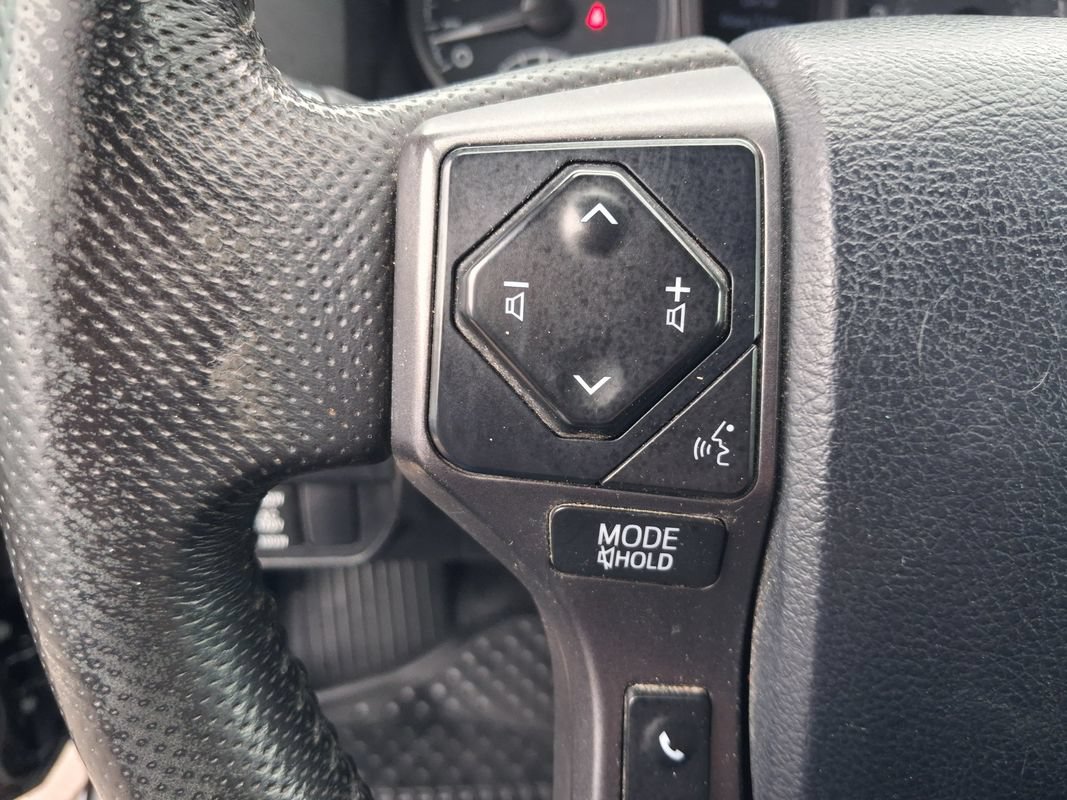 Used 2020 Toyota Tacoma TRD Off-Road w/ Technology Package AWD/4WD image 25