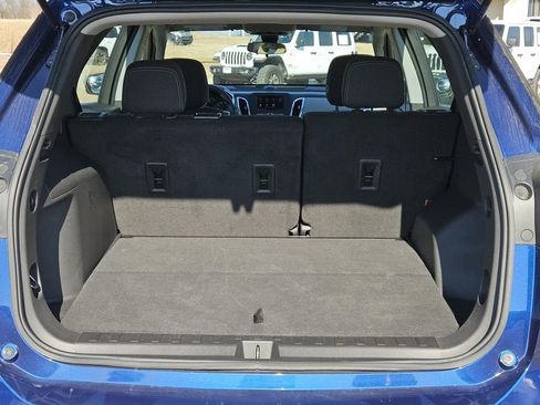 Used 2022 Chevrolet Equinox LS image 9