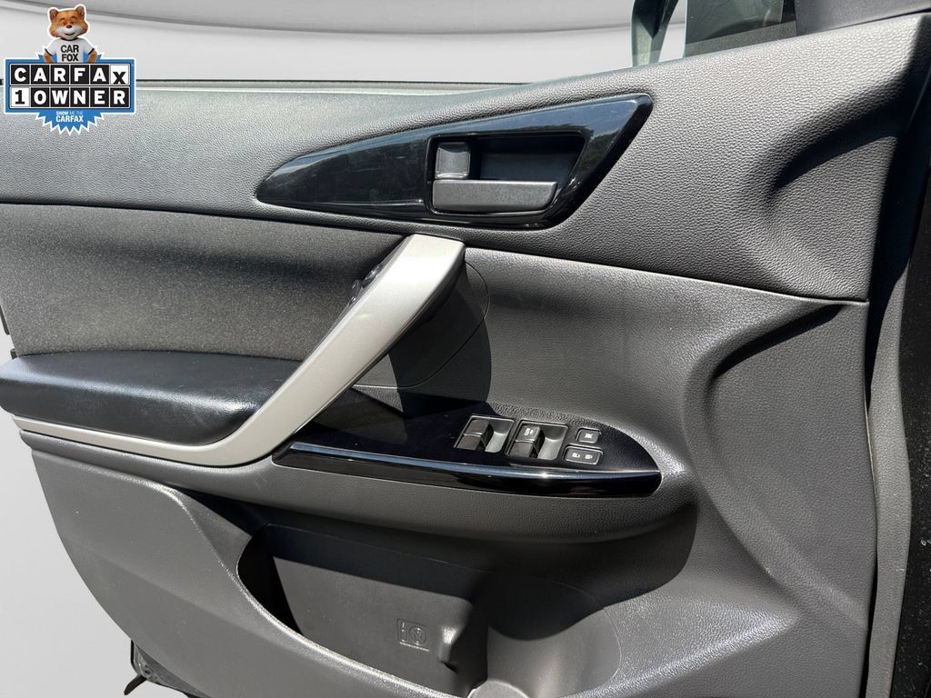 Used 2024 Mitsubishi Eclipse Cross LE AWD/4WD image 28