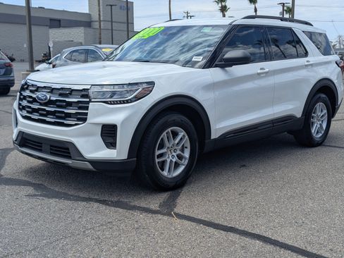 New 2026 Ford Explorer Active RWD image 5