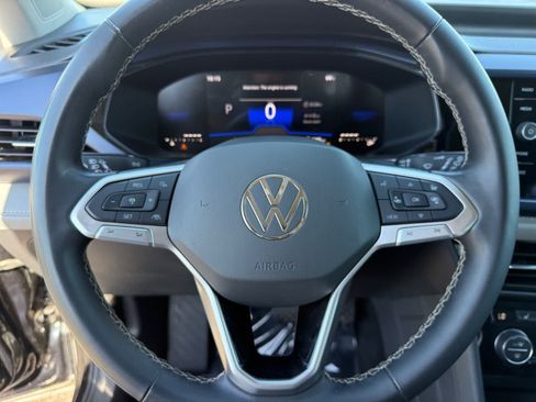 Used 2024 Volkswagen Taos SE FWD image 15