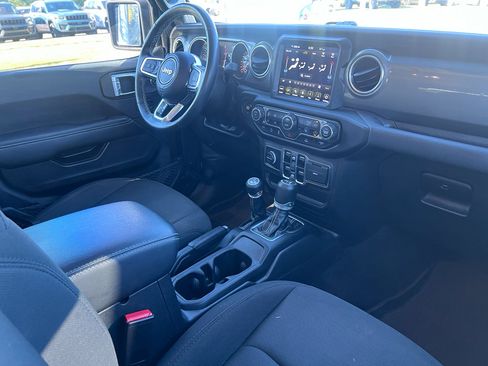 Used 2023 Jeep Wrangler Unlimited Sahara w/ Cold Weather Group AWD/4WD image 13