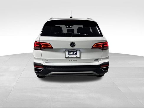 Used 2023 Volkswagen Taos SE image 15