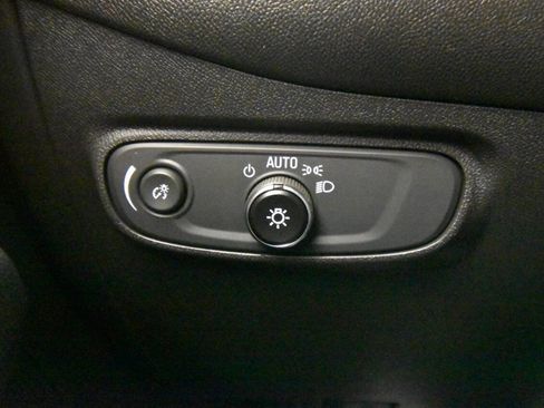 Used 2022 Chevrolet Equinox RS image 29