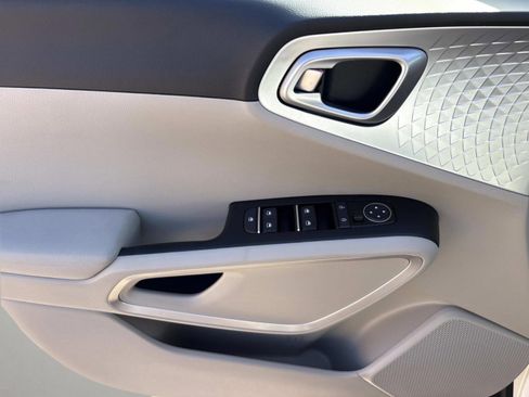 New 2025 Kia Soul LX image 19