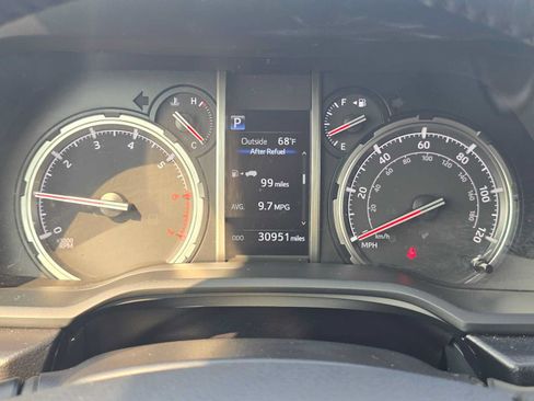 Used 2023 Toyota 4Runner TRD Off-Road Premium w/ Moonroof Package AWD/4WD image 25