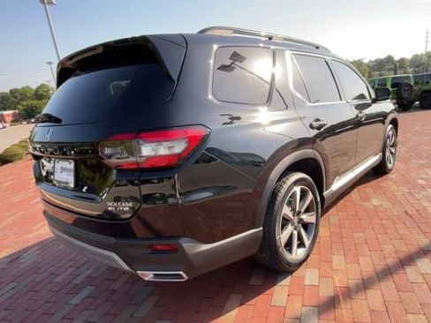 Used 2025 Honda Pilot Elite image 9