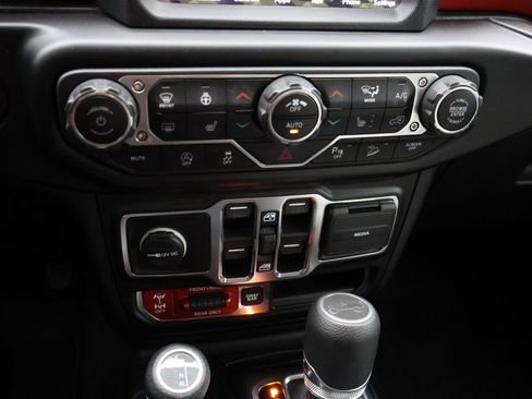 Used 2020 Jeep Wrangler Unlimited Rubicon AWD/4WD image 23