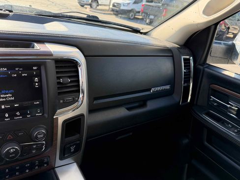 Used 2018 RAM 2500 Laramie w/ Convenience Group image 21
