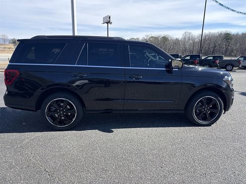 Used 2024 Ford Expedition Limited image 8