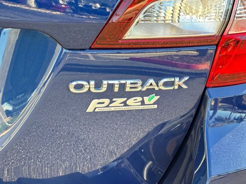 Used 2017 Subaru Outback 2.5i Limited image 28