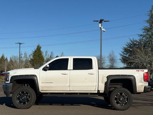 Used 2018 Chevrolet Silverado 1500 LT w/ LT Eassist Package image 2