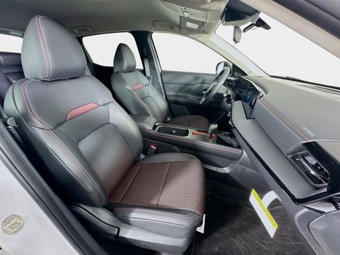 New 2026 Nissan Kicks SR image 25