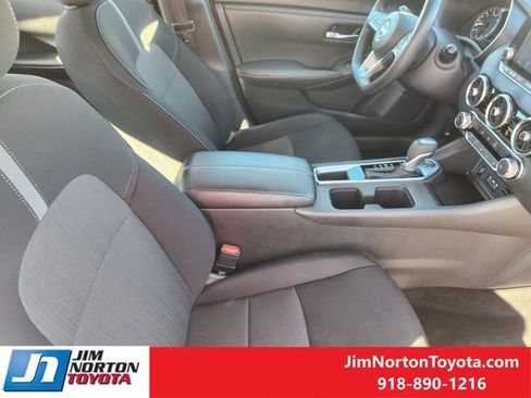 Used 2024 Nissan Sentra SV image 15