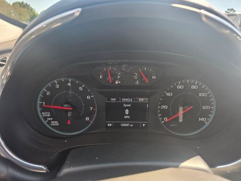 Used 2020 Chevrolet Malibu LT FWD image 14